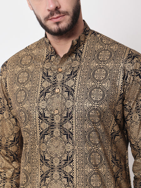 Nazaakat Kurta